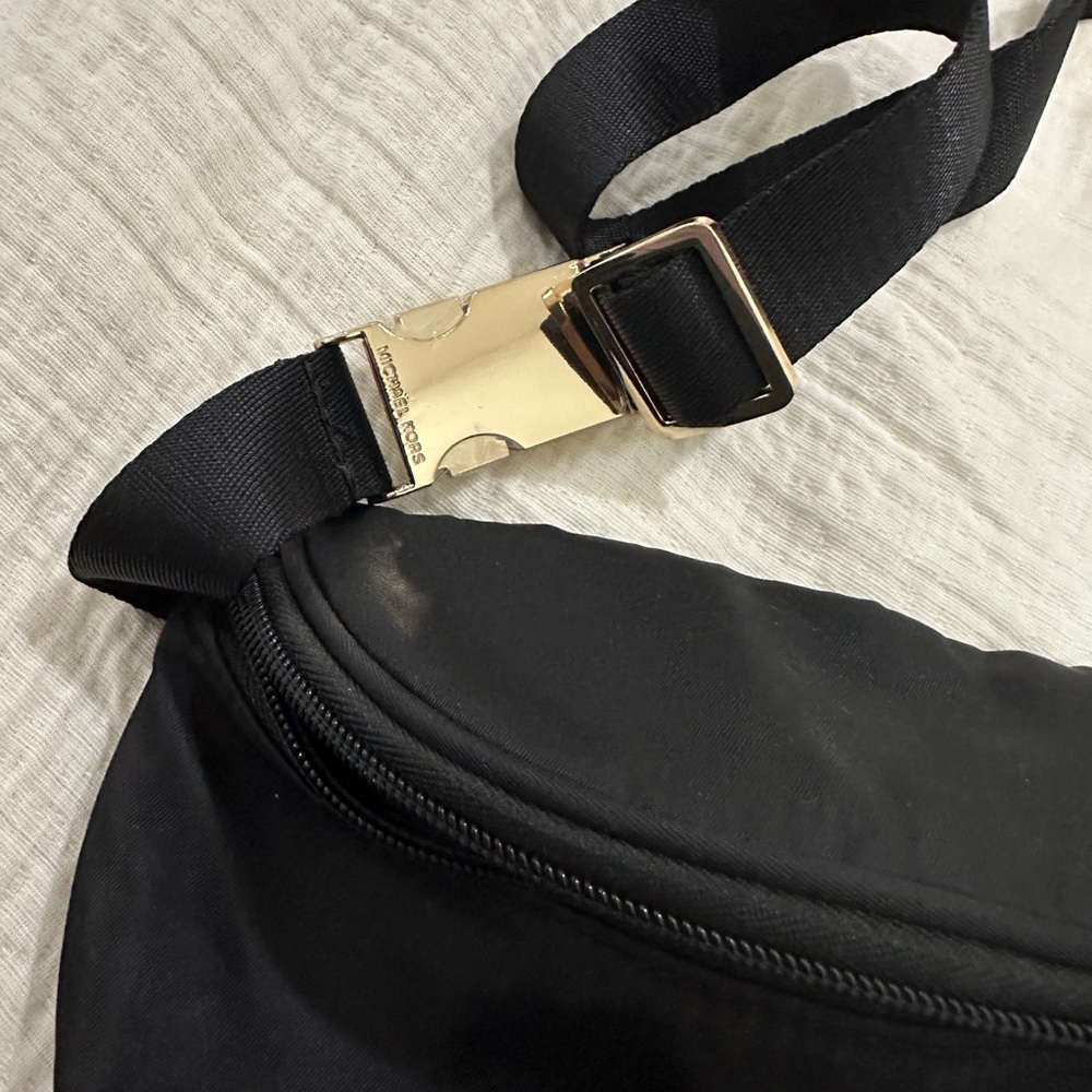 Michael Kors Black Fannypack - Picture 3 of 7